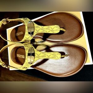Michael Kors plate thong sandals